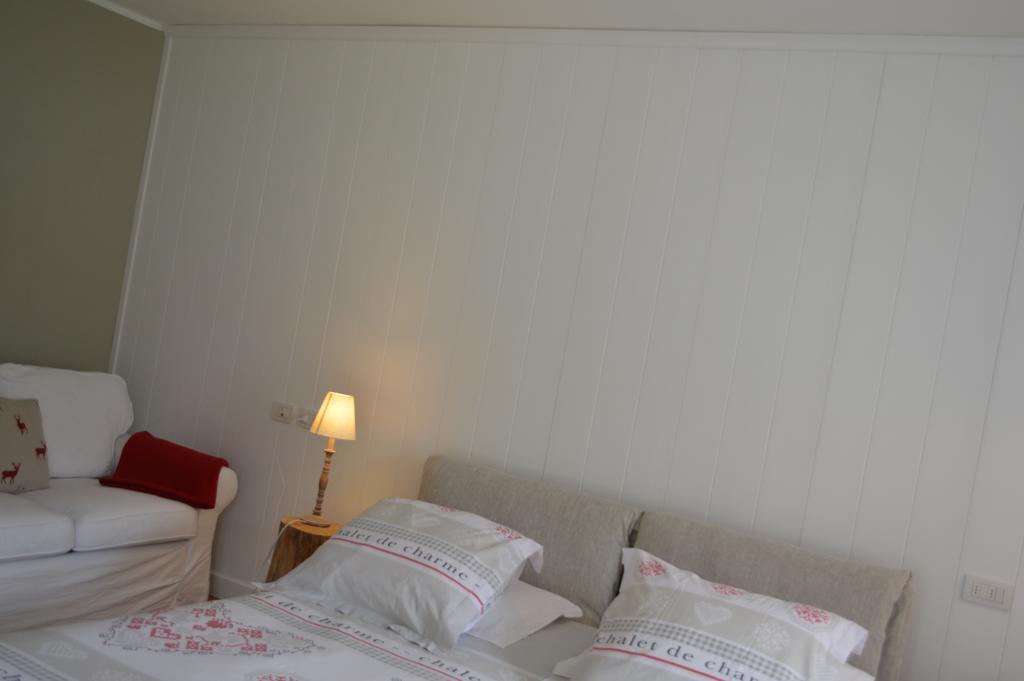 Bed And Breakfast Ai Casai Mezzolago Eksteriør bilde