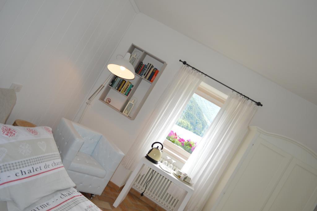 Bed And Breakfast Ai Casai Mezzolago Eksteriør bilde