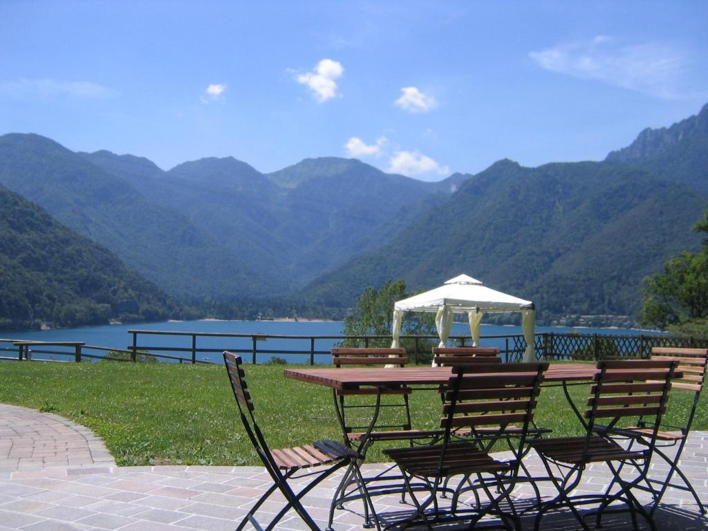 Bed And Breakfast Ai Casai Mezzolago Eksteriør bilde