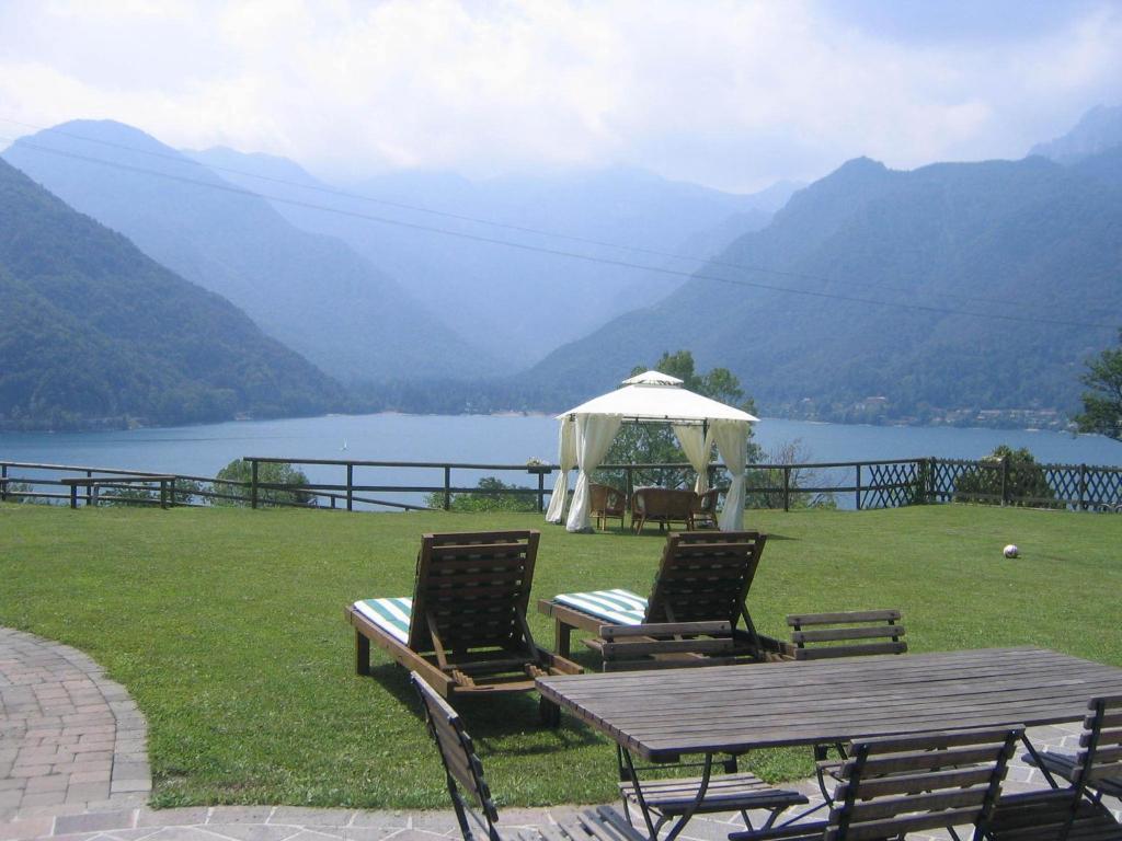 Bed And Breakfast Ai Casai Mezzolago Eksteriør bilde