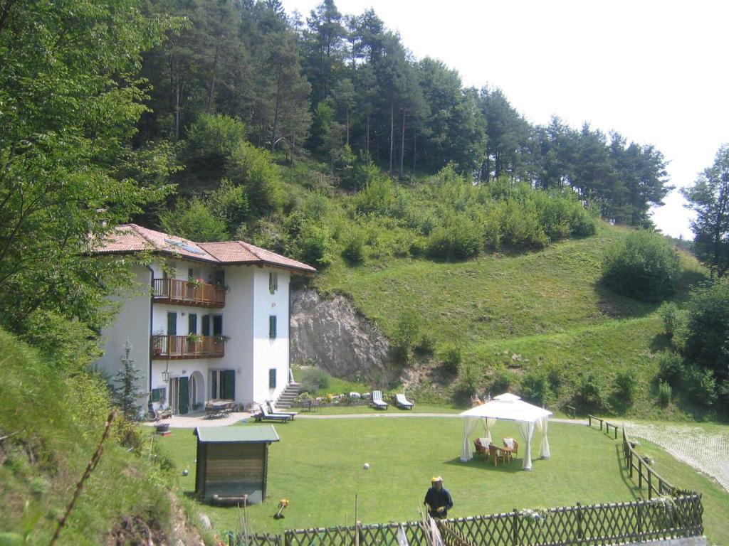 Bed And Breakfast Ai Casai Mezzolago Eksteriør bilde