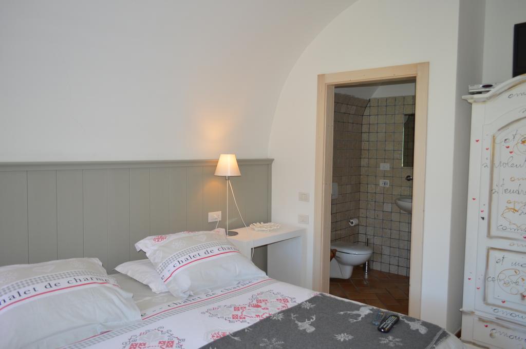 Bed And Breakfast Ai Casai Mezzolago Eksteriør bilde