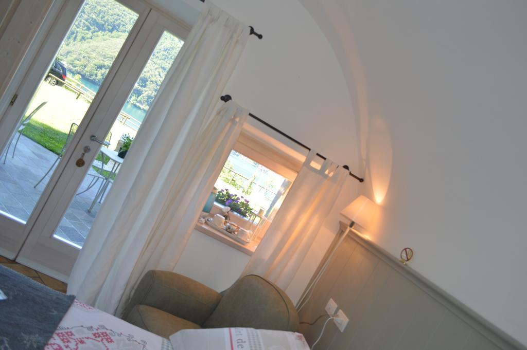 Bed And Breakfast Ai Casai Mezzolago Eksteriør bilde
