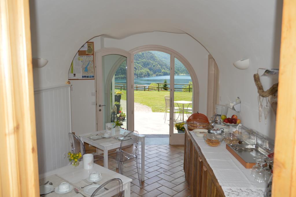 Bed And Breakfast Ai Casai Mezzolago Eksteriør bilde
