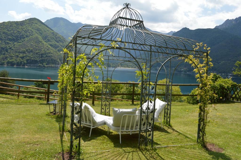 Bed And Breakfast Ai Casai Mezzolago Eksteriør bilde
