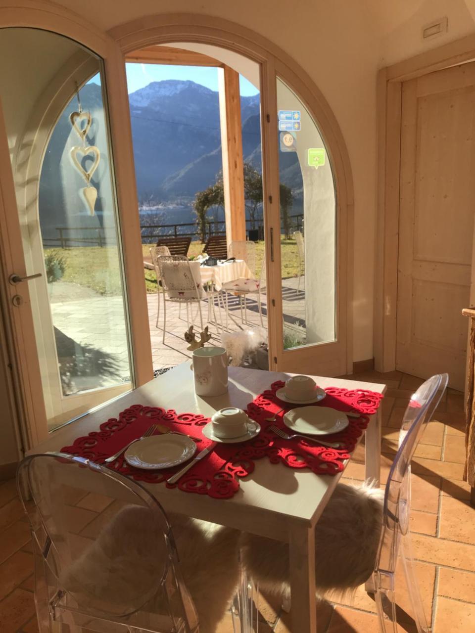 Bed And Breakfast Ai Casai Mezzolago Eksteriør bilde